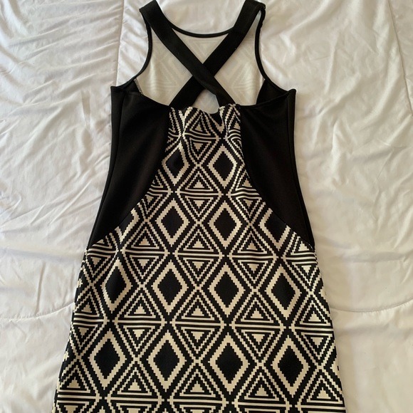 Geometric Print Bodycon Mini Dress - Picture 2 of 5